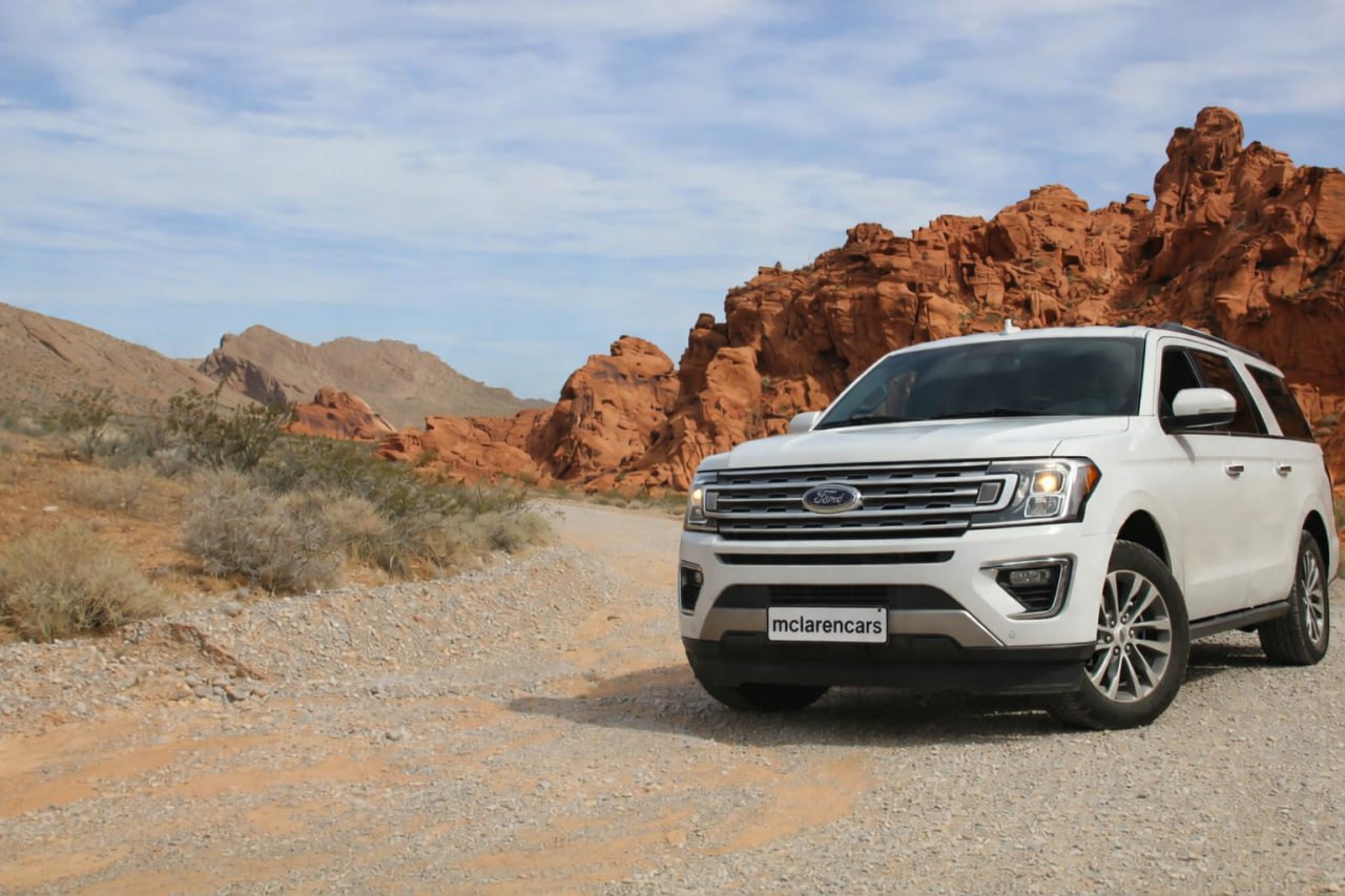 Used car hero background